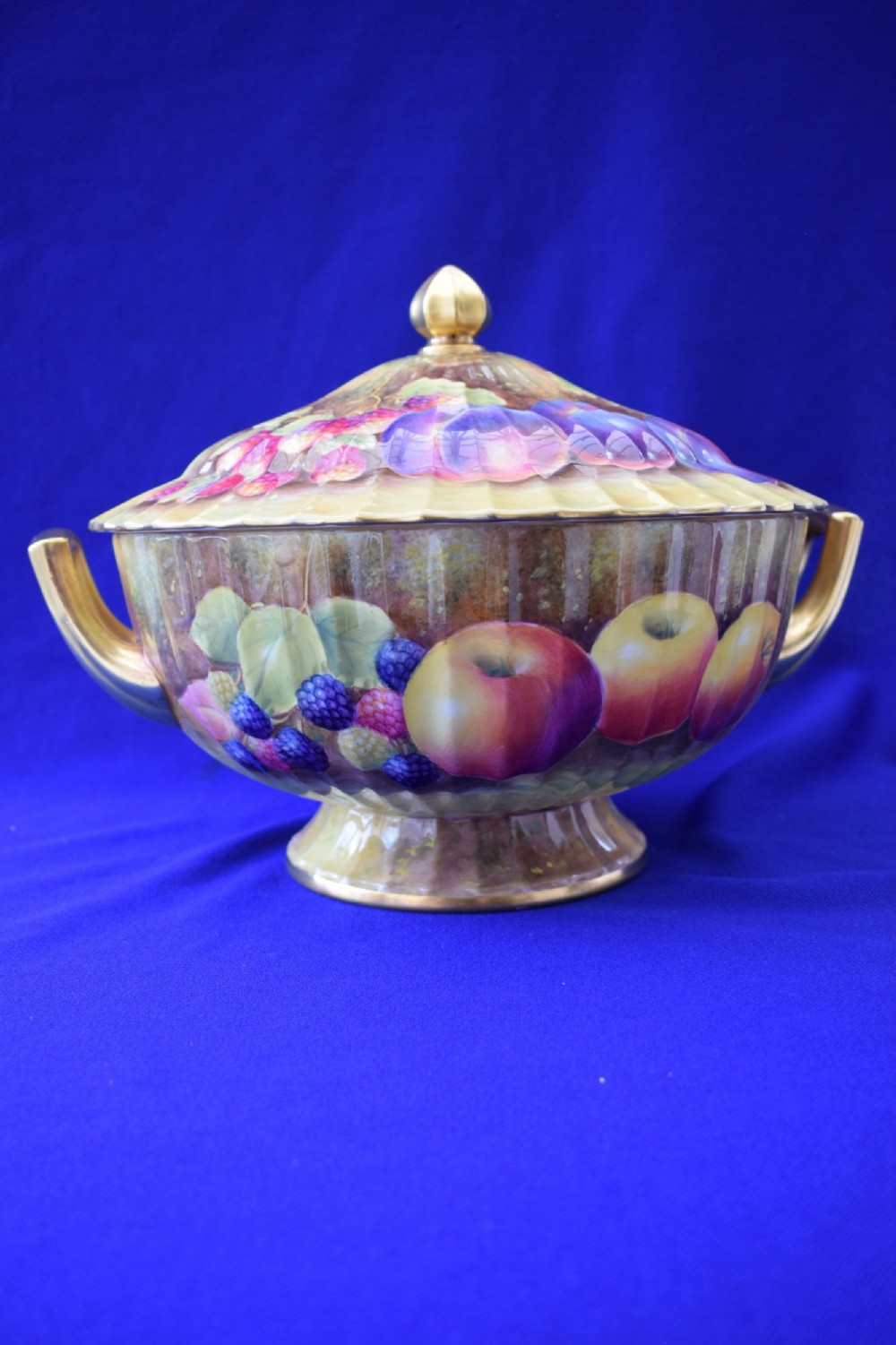 royal worcester painted fruit soup tureen with lid by brian leaman