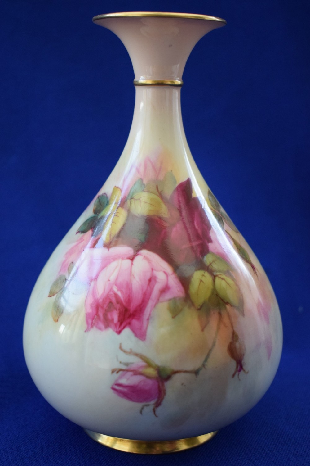 royal worcester vase decorated roses